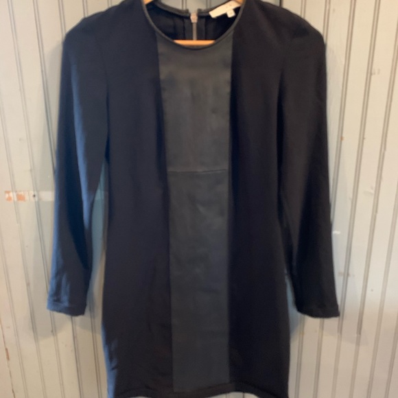 Iro dress - Picture 3 of 6